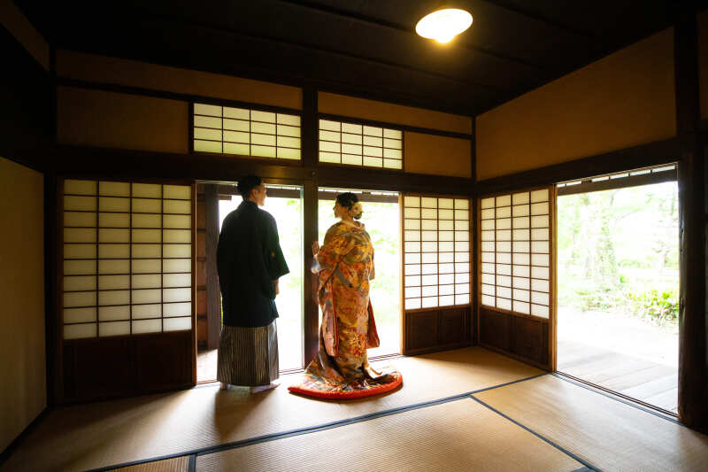 趣のある和室にて