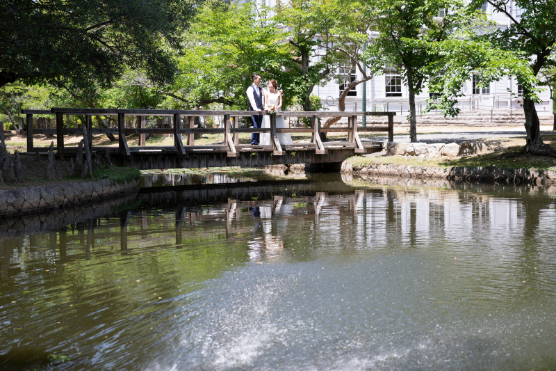 橋に立つおふたり♡