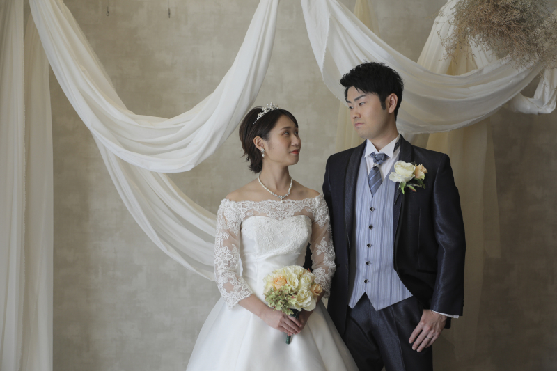 オフショルダーにスタイルチェンジ