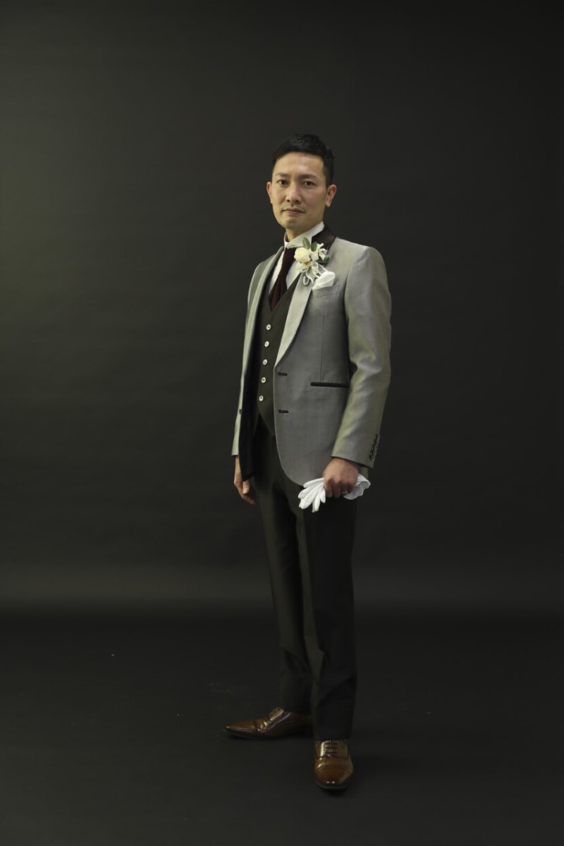 新郎様もかっこよく決めポーズ