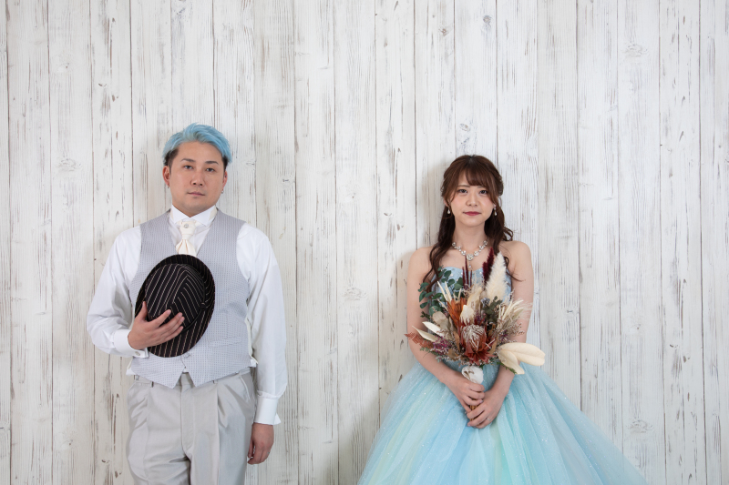 カラードレスはラフな感じで