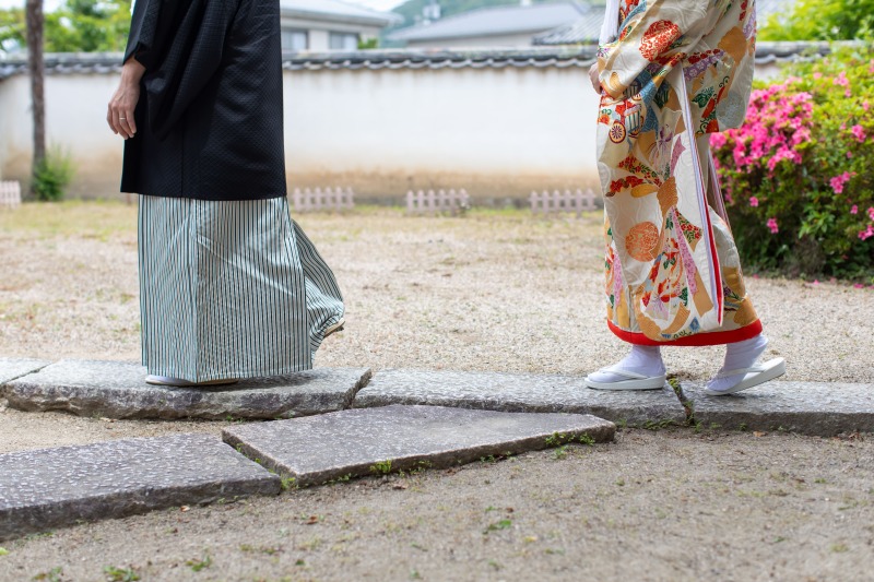 お庭をテクテクと