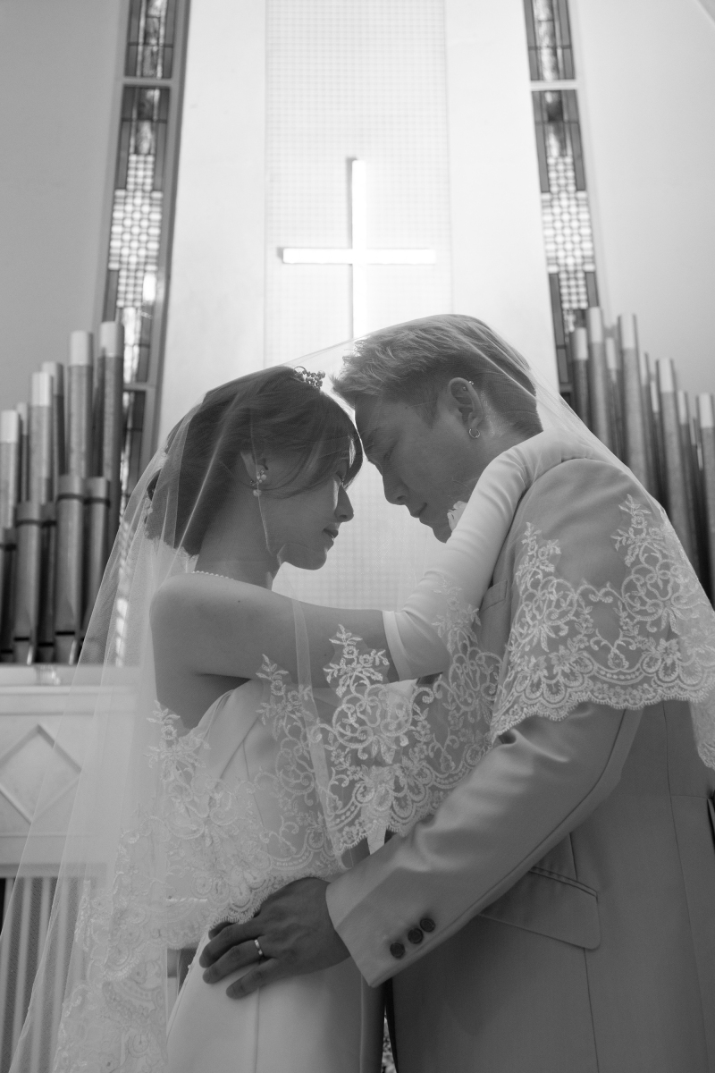 ベールに包まれて