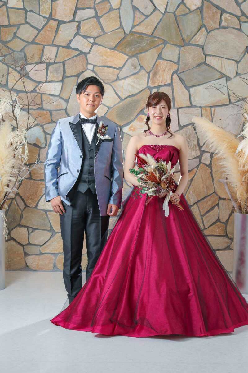 ワインレッドのカラードレス