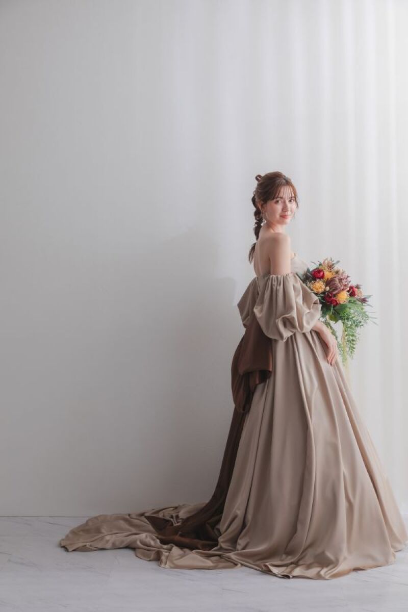 イサムモリタ　ベージュ