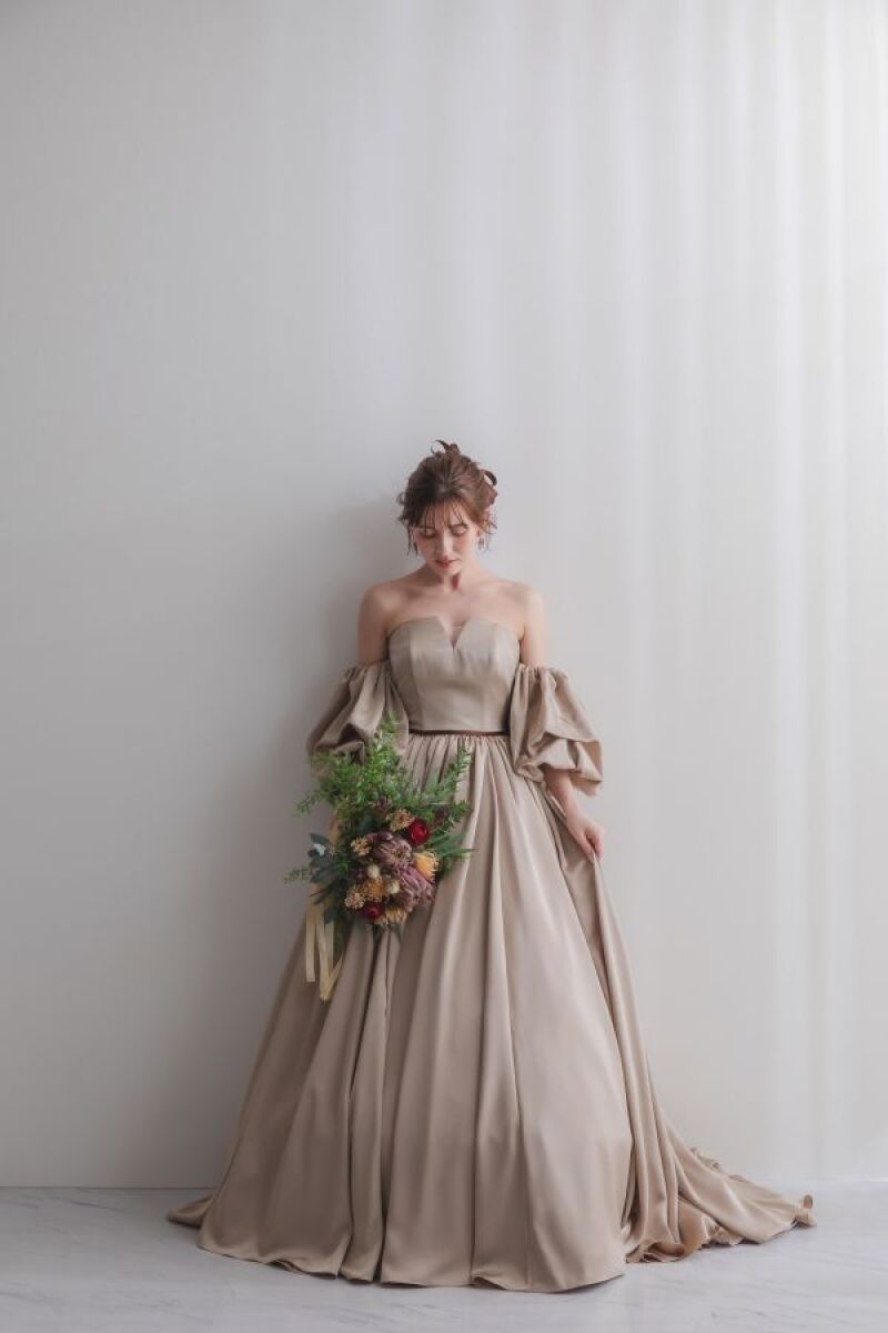 イサムモリタ　ベージュ