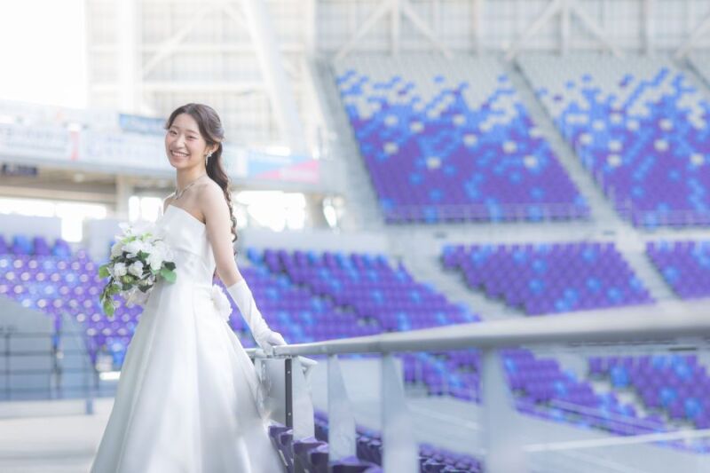 スタンドをバックに