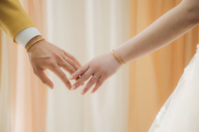 お揃いのリングとブレスレットでお手もとショット♡