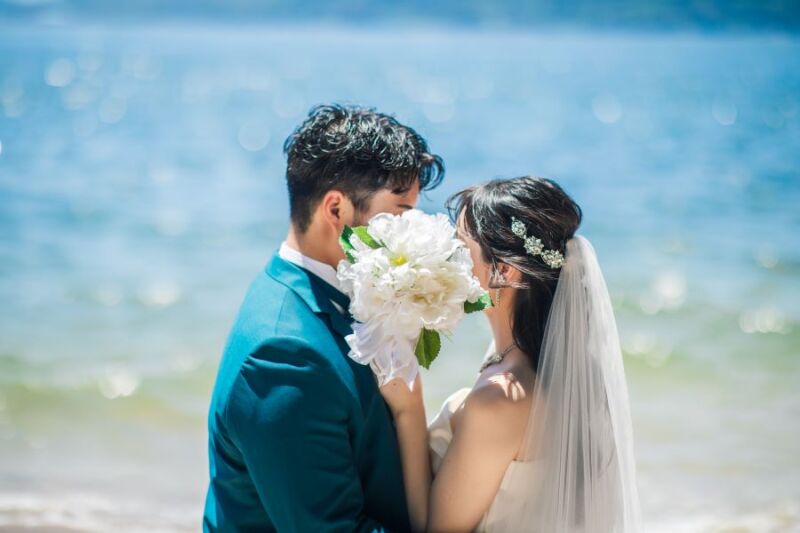 ブーケでお顔隠しショット♡