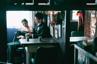 自然光も大好きです！！おふたりがいて、光があって、背景がある。写真は瞬間をうつします。おふたりの空気感を大切に撮影いたします！！