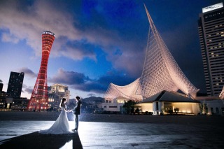 夜空と街が祝福する、ふたりだけの時間