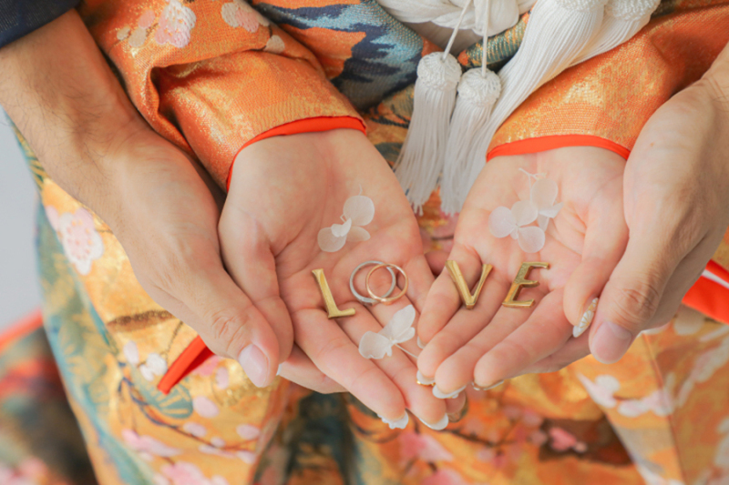 指輪と小物もお２人らしく