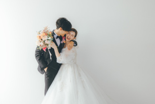 先着5組【 2月撮影限定 】和洋装2着スタジオプラン　今なら美肌・痩身・ホワイトニング加工もついてくる＆自撮りOK