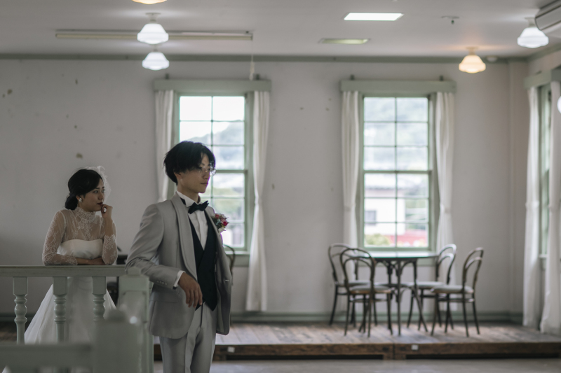 三角西港 ロビー