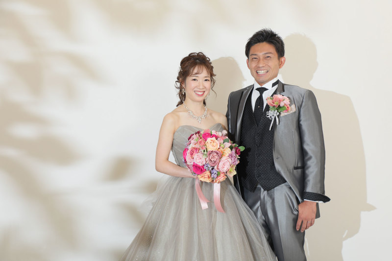 新作のカラードレスで撮影