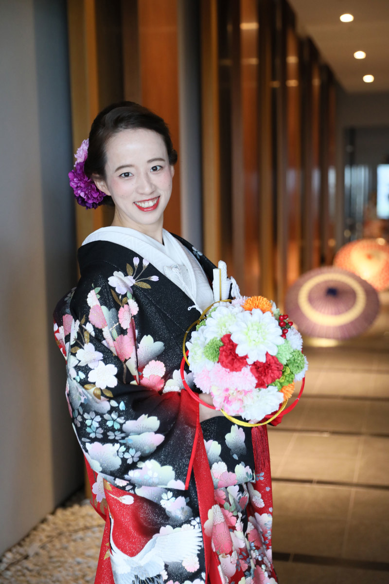 雰囲気のよい神殿前の回廊で1枚