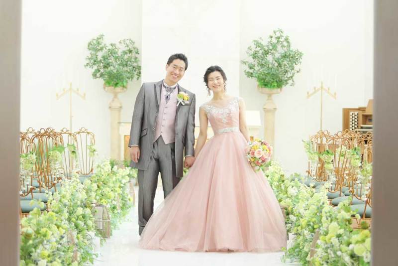 笑顔でチャペルで撮影♪