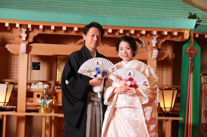 厳かな雰囲気の神殿でカジュアルに一枚♪