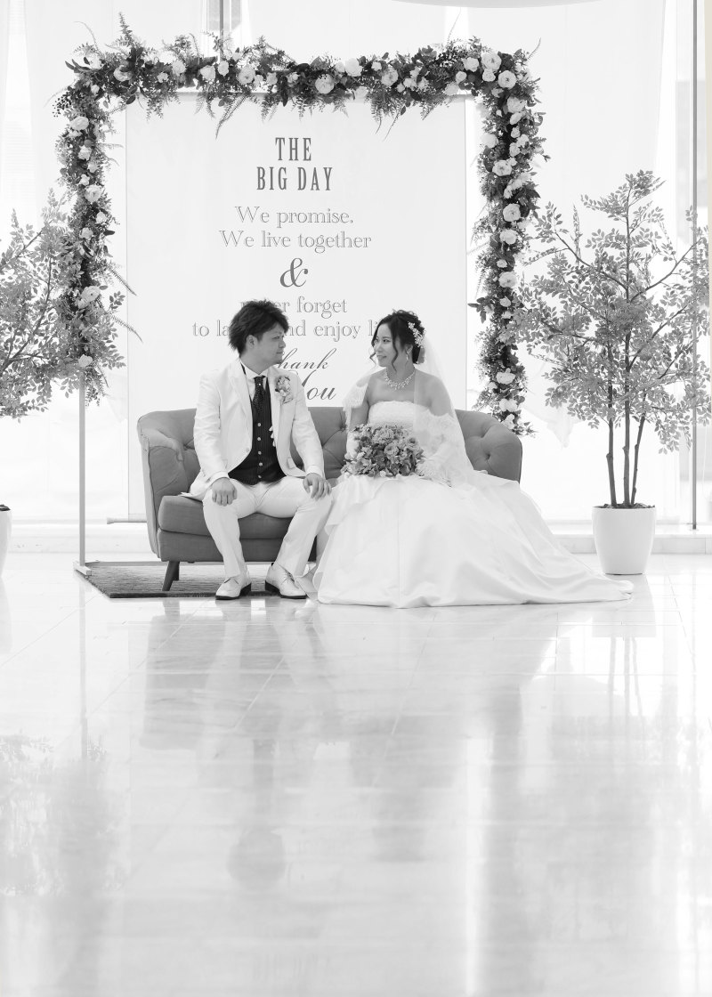 チャペル前ロビーシルエット