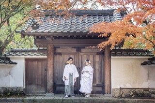 衣裳の雰囲気に合った場所で撮影していきます。