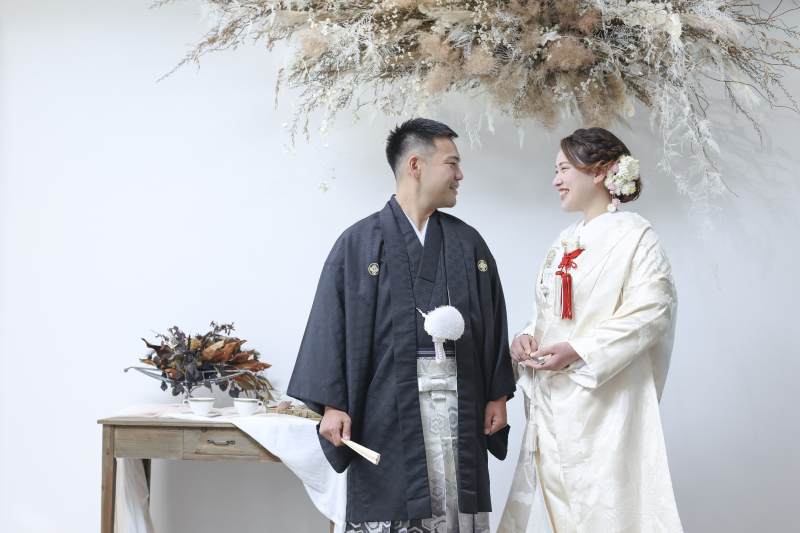 ドライフラワーの下で