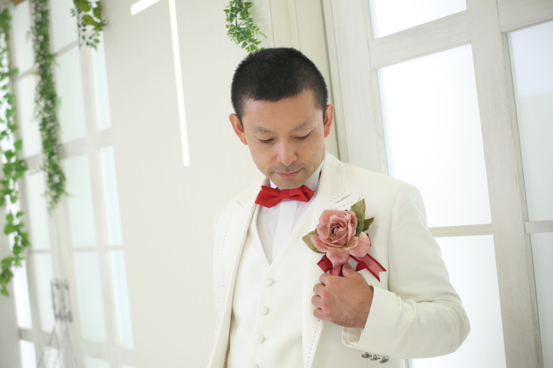 蝶ネクタイを大好きな赤色に変えました!