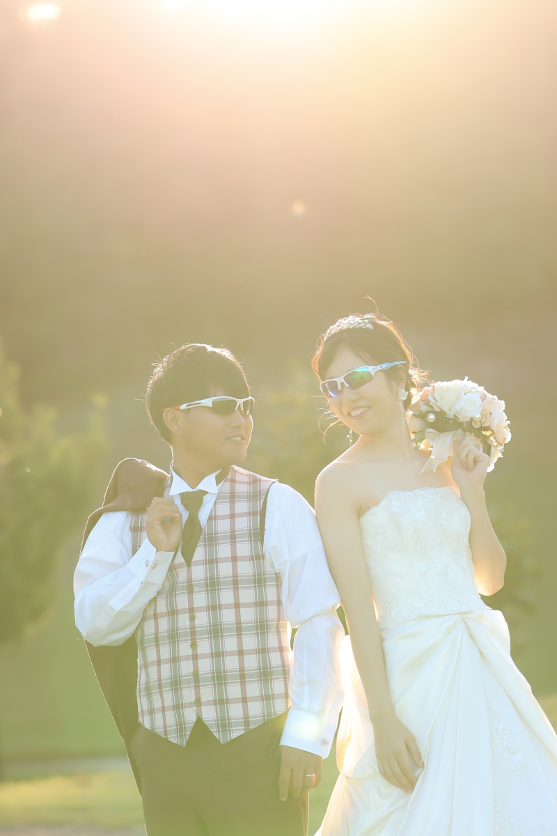 サングラスをかけて