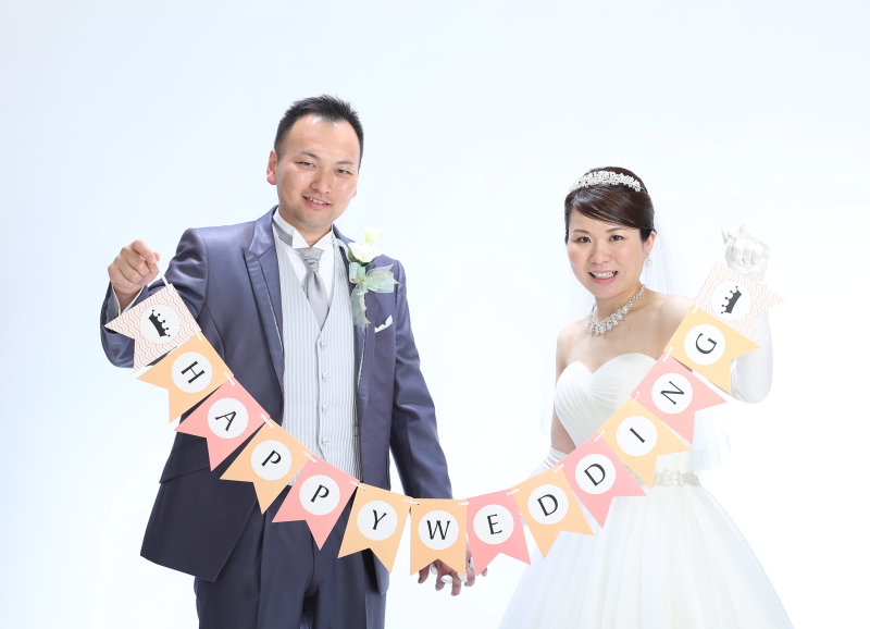 ドレスでガーランドを持って☆