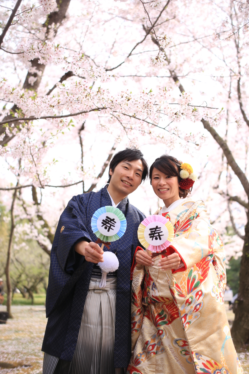 桜の前で小物を使って☆