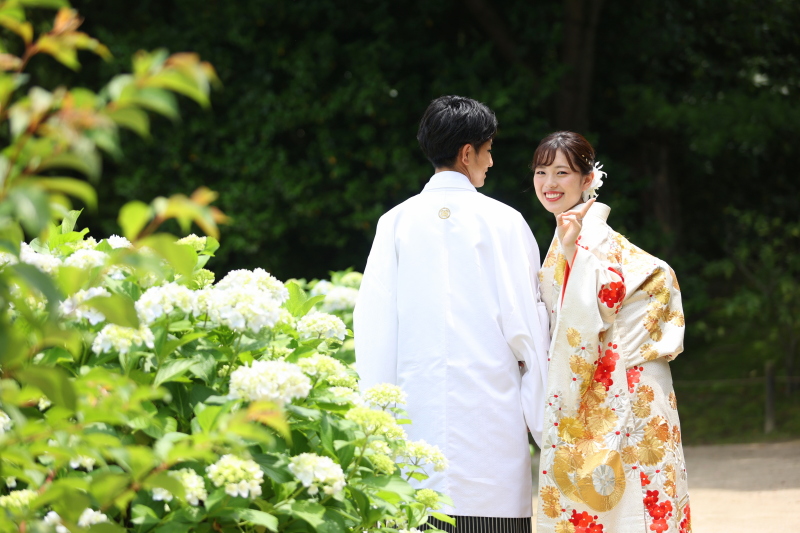 振り向いてピース