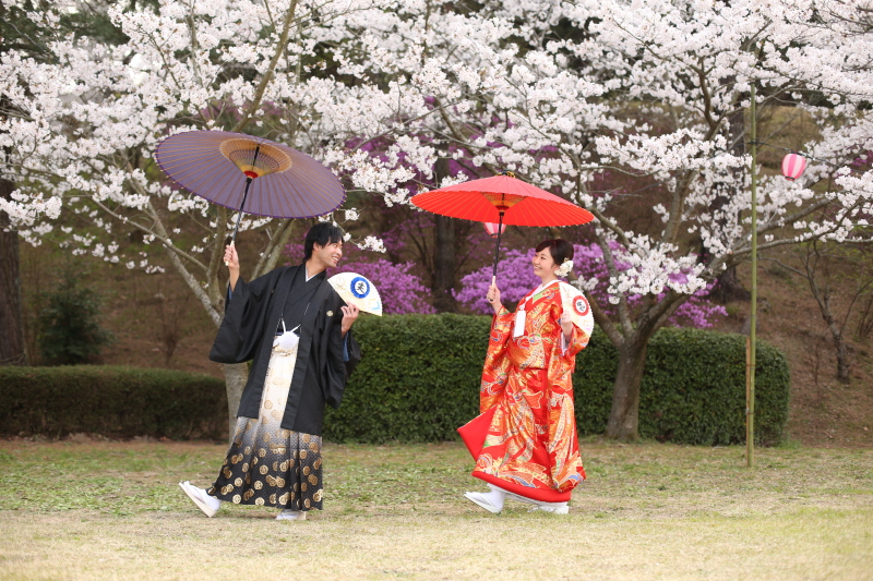 新郎の衣装も豊富!