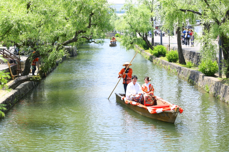 新緑の中で川船へ☆