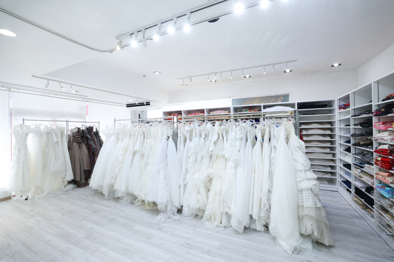 スタジオビュー岡山本店_衣装の試着ができる