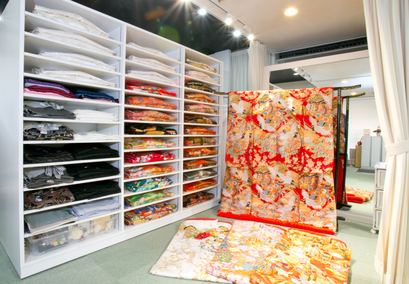 スタジオビュー岡山本店_衣装の試着ができる