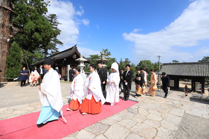 吉備津彦神社・宗忠神社挙式プラン|挙式おっかけ写真&和装ロケ撮影〈その他お寺や神社での出張挙式も◎〉