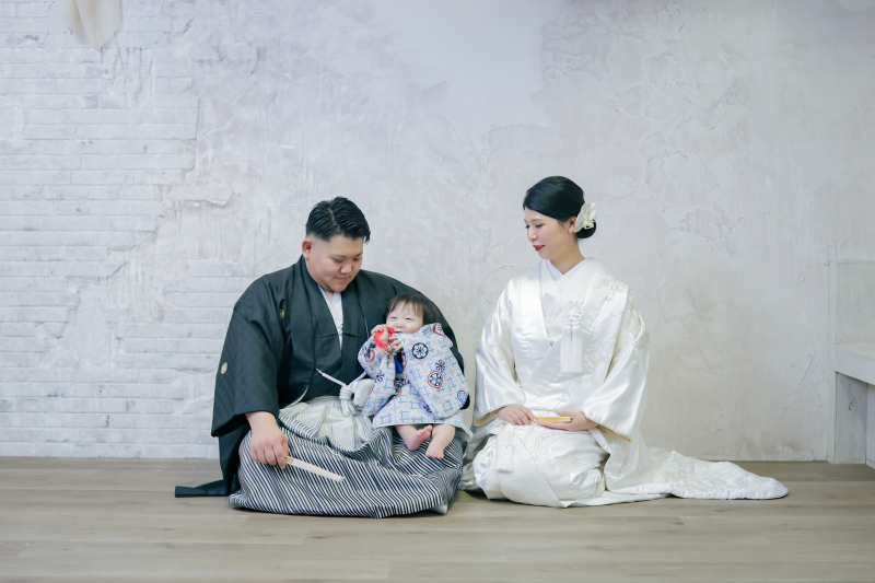 【ファミリープラン】衣装１着スタジオフォト | 衣装１着+新婦ヘアメイク+お子様お衣裳1着レンタル＋全データ