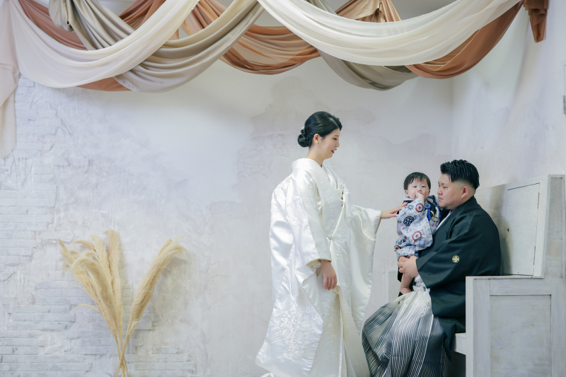 【ファミリープラン】衣装１着スタジオフォト | 衣装１着+新婦ヘアメイク+お子様お衣裳1着レンタル＋全データ