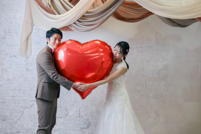 【ファミリープラン】衣装１着スタジオフォト | 衣装１着+新婦ヘアメイク+お子様お衣裳1着レンタル＋全データ