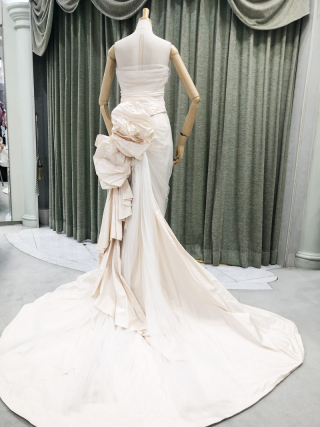 ウエディングドレス