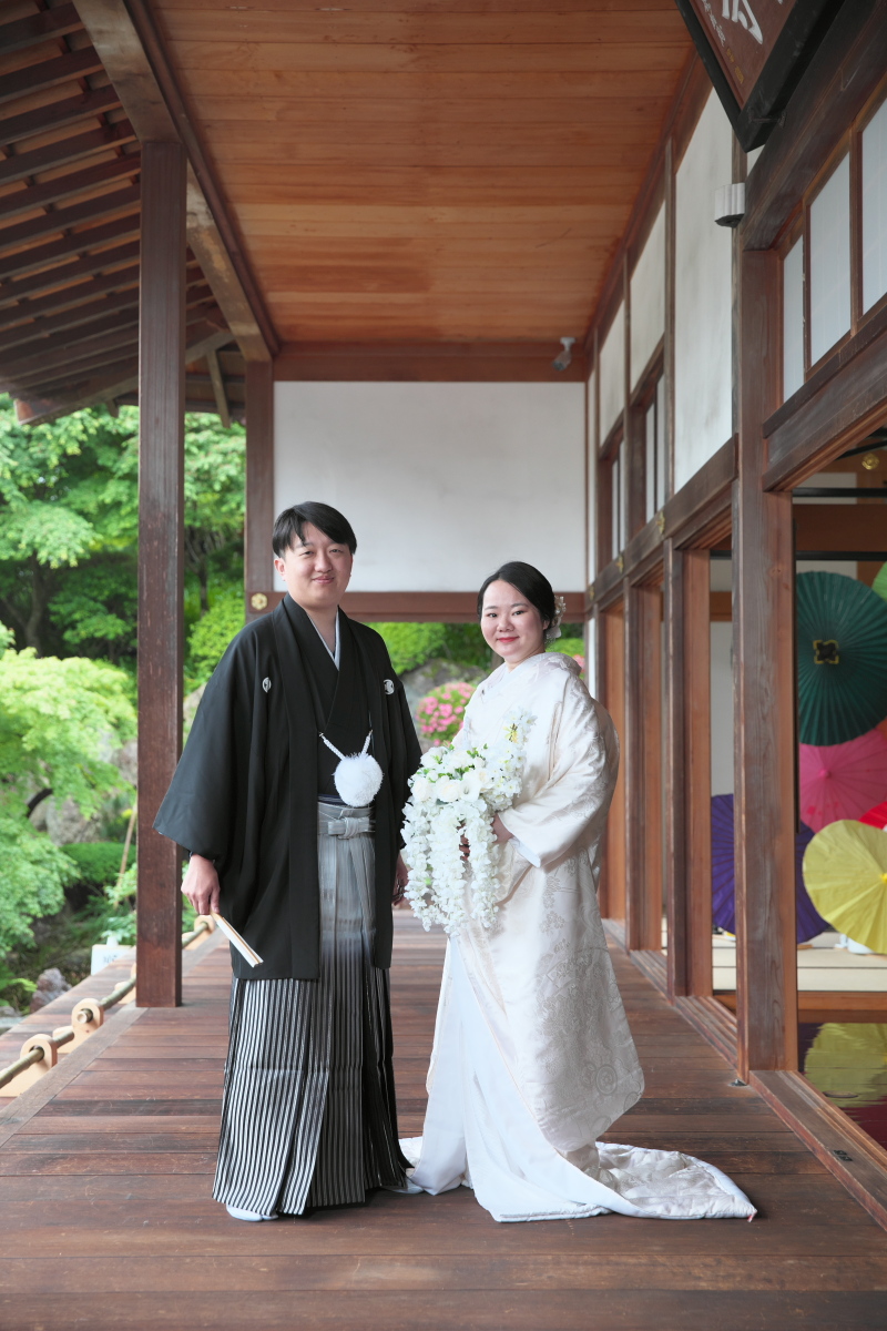 伝統美に咲く、晴れやかな笑顔