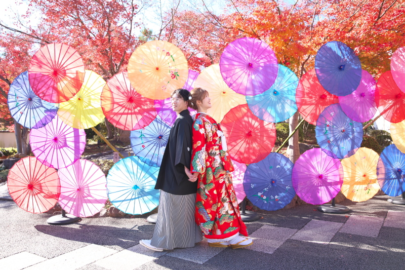 色彩に包まれる、ふたりの距離