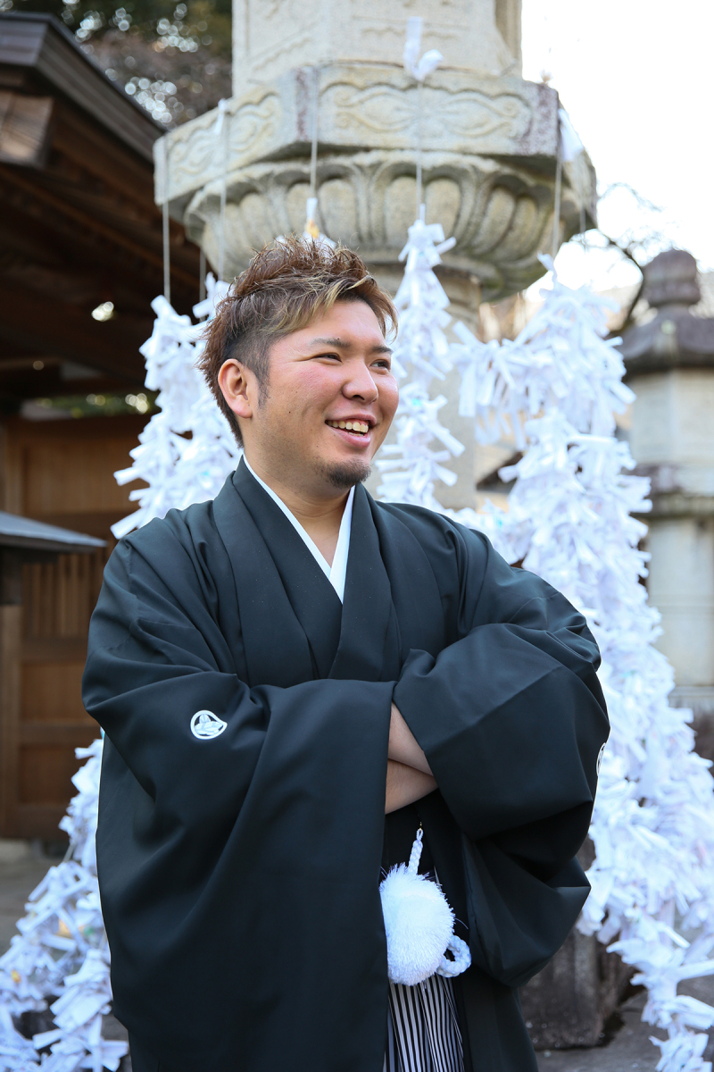 花嫁さまを見つめる優しい笑顔