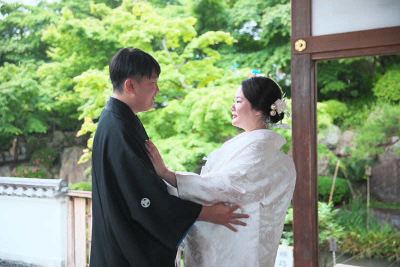 新緑の中で誓うふたりの想い