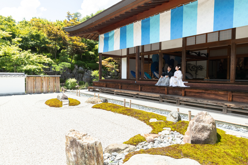 8月限定！土日祝日料0円【夏の床もみじ特別公開】緑の床もみじと3,000の風鈴に包まれる 夏の宝徳寺フォトウエディングプラン