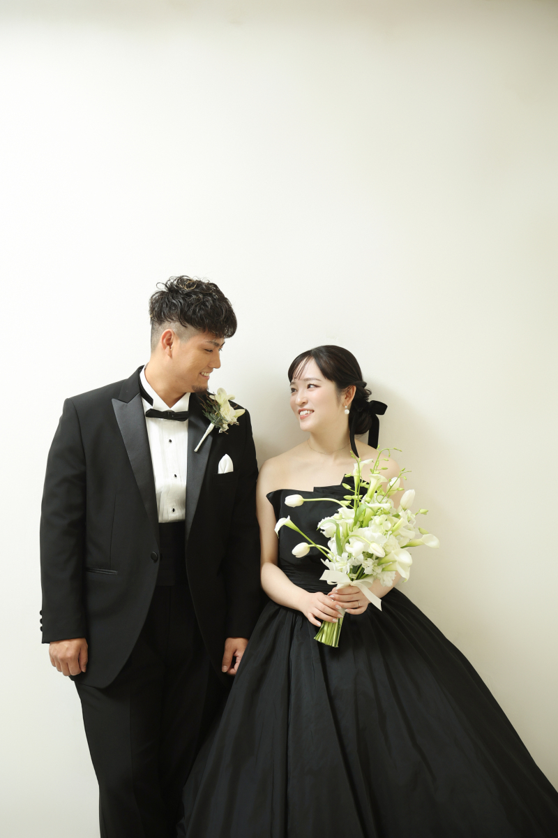 シンプルな背景で