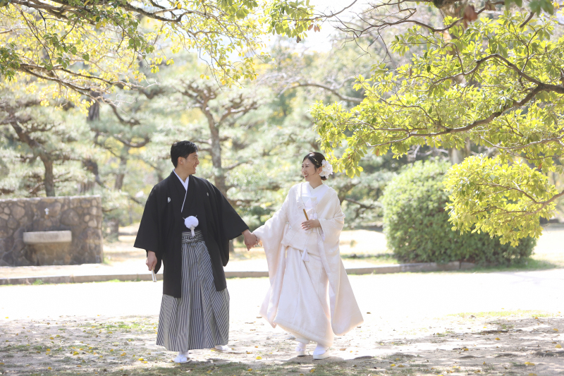 緑の中で仲良くお散歩