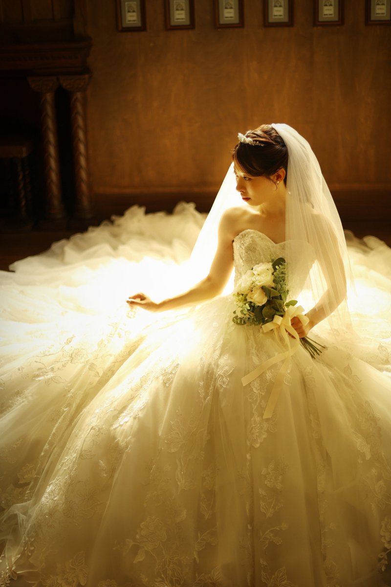 夕陽が差し込むチャペル