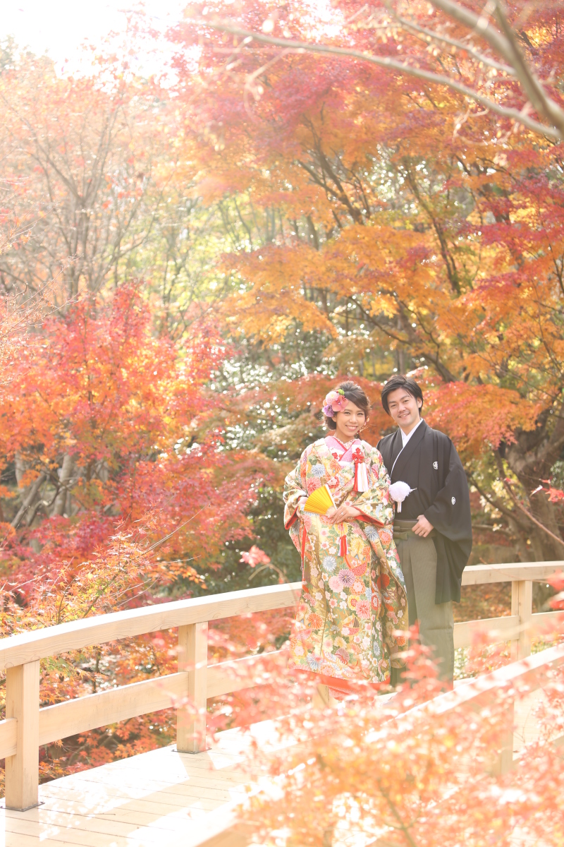 和装に着替えて、紅葉ロケに出発