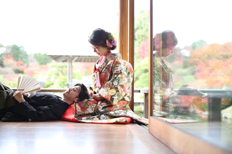 幸せがあふれ出ているひざまくらのショット