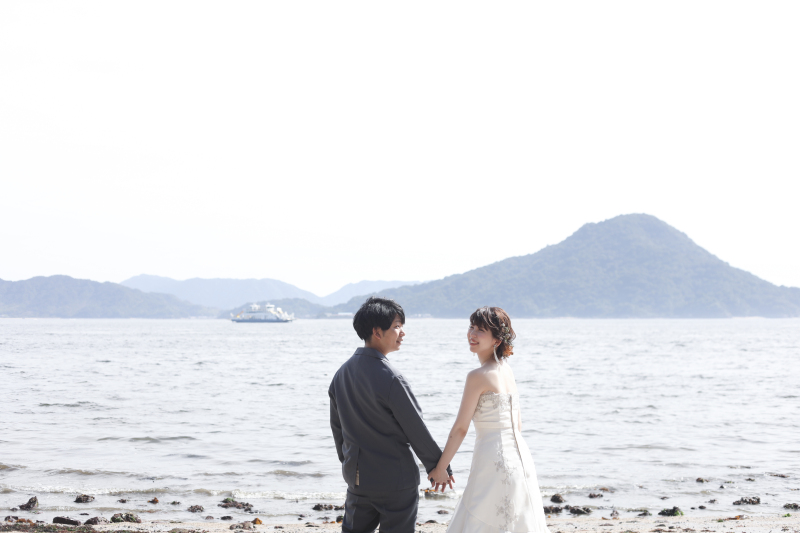 お2人の思い出の場所で撮影。自然な表情を引き出します。